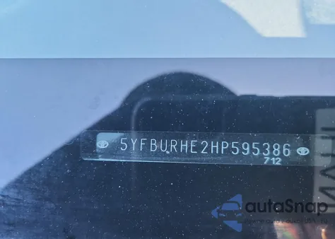 2017 Toyota Corolla L z USA, uszkodzony, nr VIN 5YFBURHE2HP595386